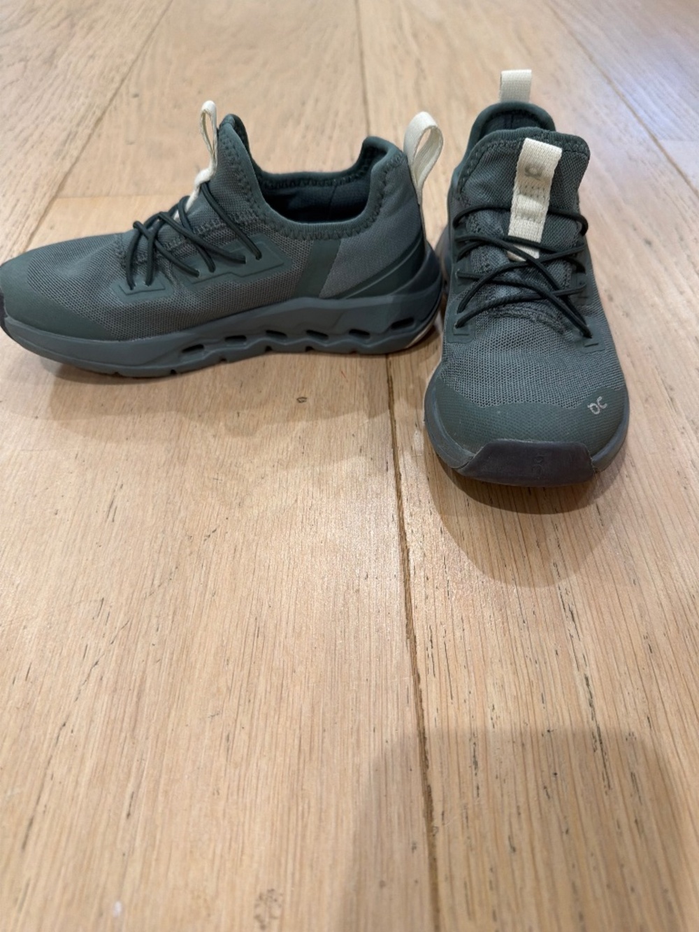 On clouds kids size 11